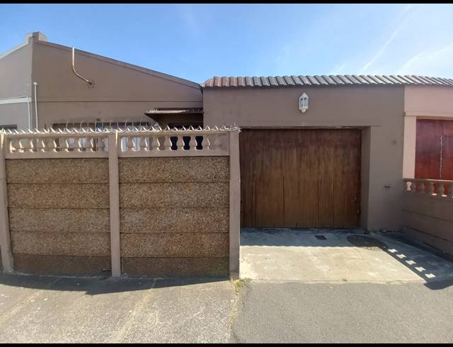 3 BEDROOM HOUSE FOR SALE IN PORTLANDS